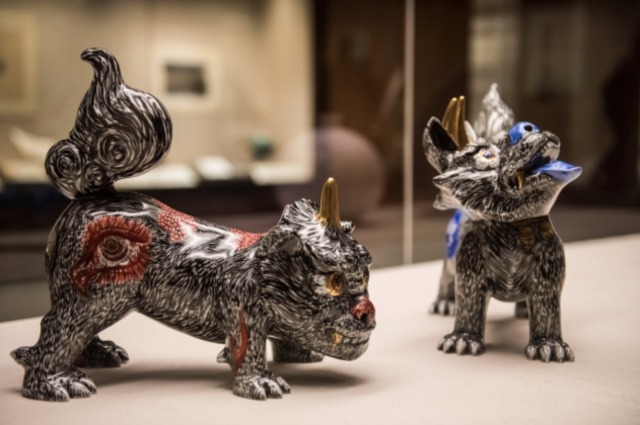 小松美羽の代表作「狛犬」は大英博物館に展示の画像１
