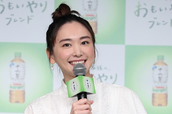 新垣結衣には姉2人がいて3姉妹!ガッキーにて美人?