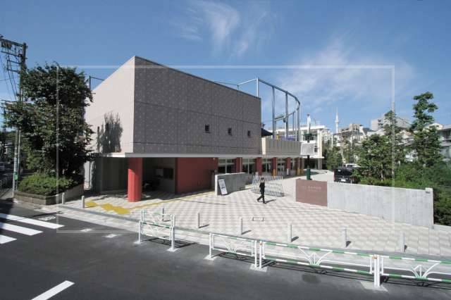 杉咲花【学歴】出身中学校は渋谷区の『上原中』校舎がおしゃれな都会の学校