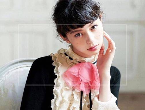 中条あやみの家族構成｜姉の名前は『ともみ』でハーフ美人？