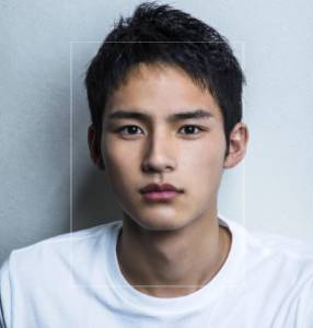 岡田健史に似てる女優:のん(能年玲奈)