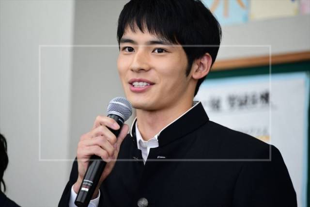 岡田健史の幼少期1：目鼻立ちくっきり可愛い男の子
