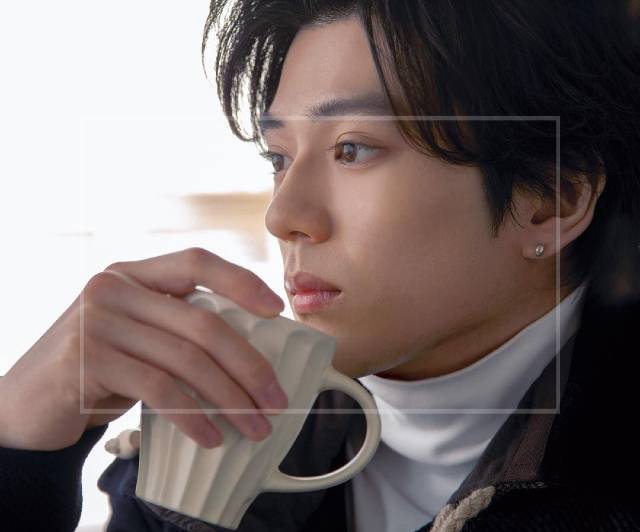 新田真剣佑の歌が上手いのはなぜ？歌唱力が身についた理由