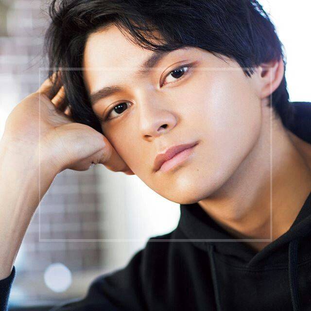 新田真剣佑の家族｜弟はどんな人？【顔画像や名前】