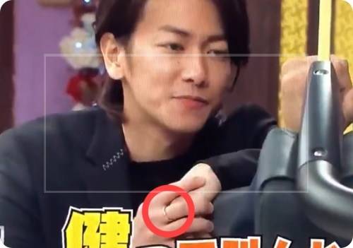 吉岡里帆と佐藤健・指輪で匂わせ②：『しゃべくり007』では右手中指に指輪