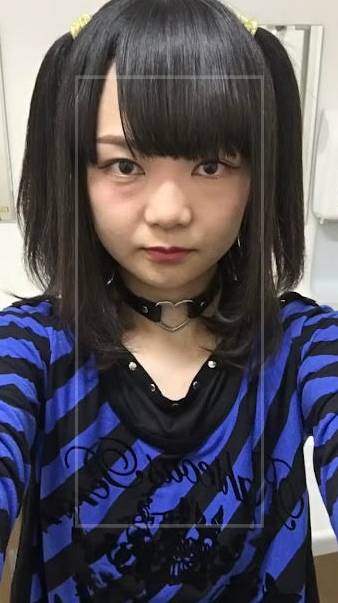 岩倉美里の可愛い画像⑤：ツインテールでバンギャのような女性