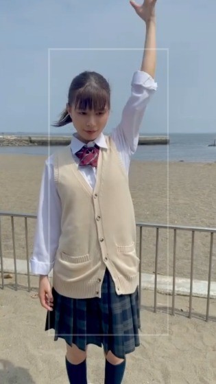 芳根京子はささいな姿も可愛い！ポニーテール姿
