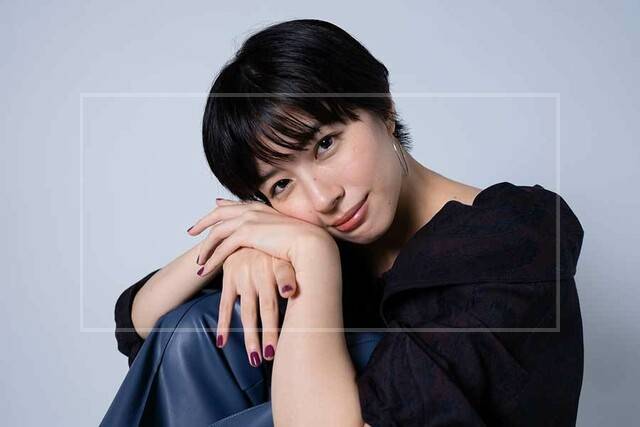 佐久間由衣の熱愛彼氏は誰？綾野剛と結婚の噂も！？多すぎる匂わせや驚きの歴代彼氏とは？