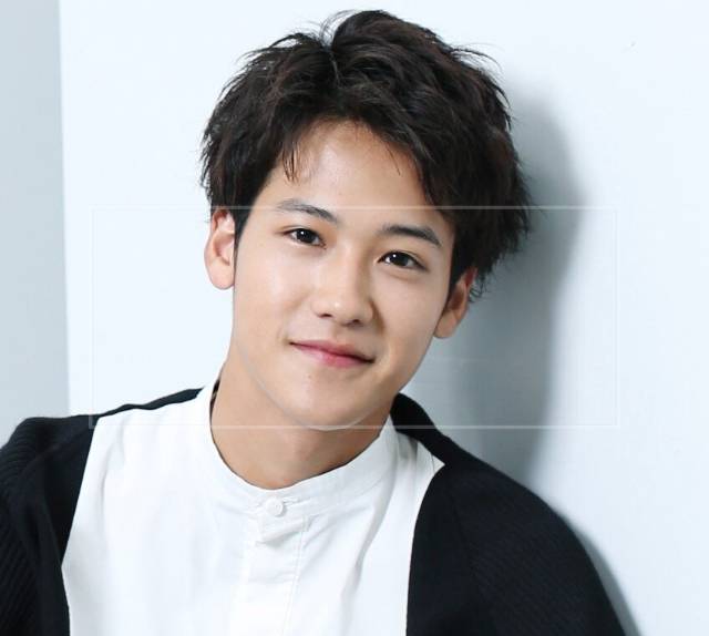黒島結菜の歴代彼氏①：葉山奨之 