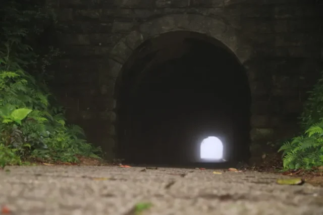トンネルのモデル①：台湾・九份『金爪石エリア』