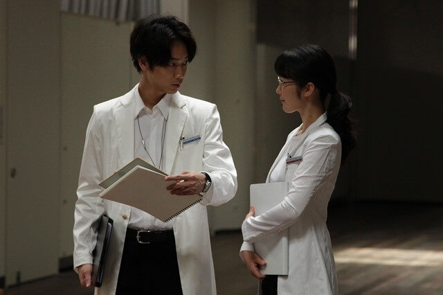 黒木華と綾野剛の共演時の様子2